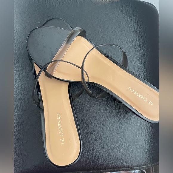 Le Chateau Size 9 Clear / Black slip on Sandals.  Unique clear heels 2-1/2 “. - Picture 3 of 10